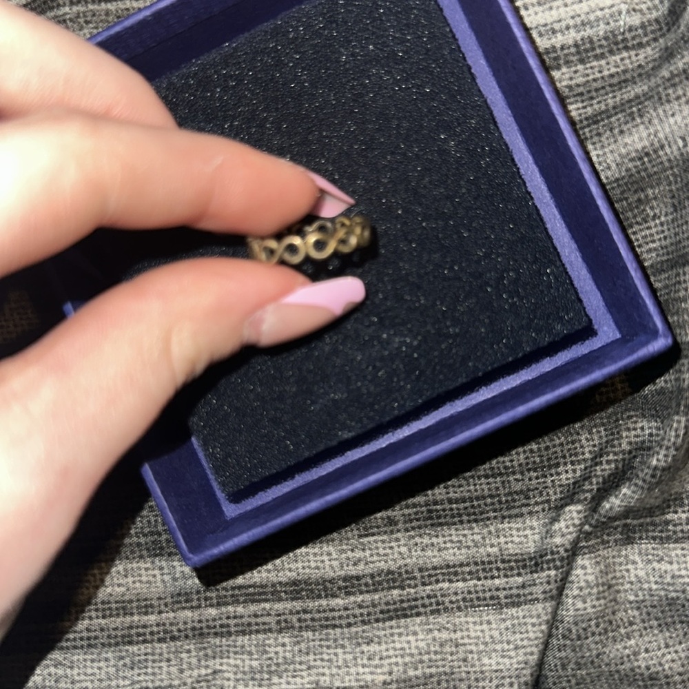 Infinite Pandora ring